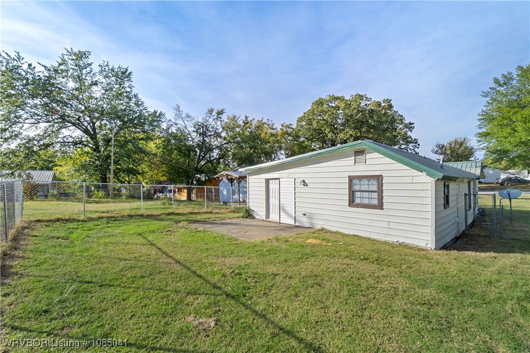 main property photo 16