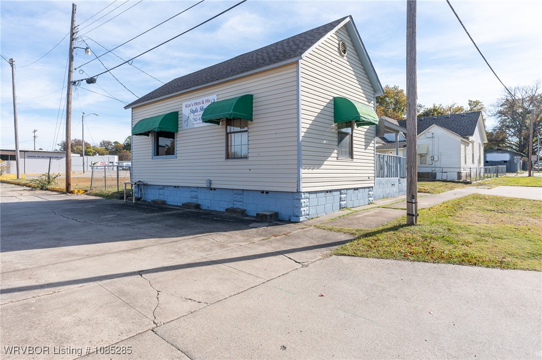 main property photo 34