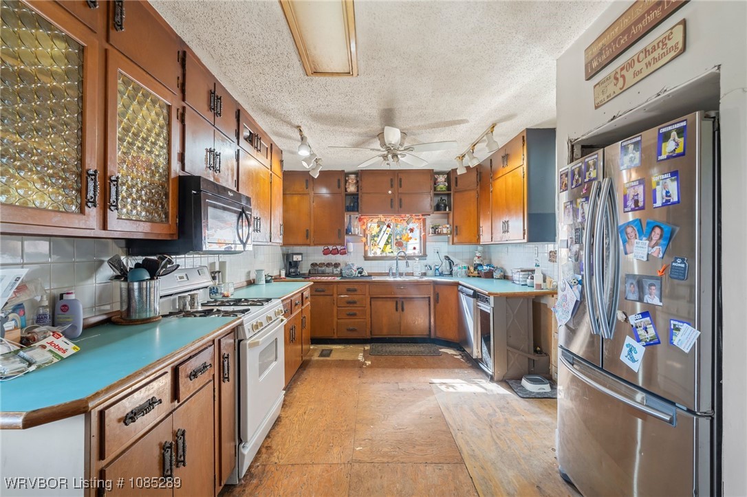 main property photo 9