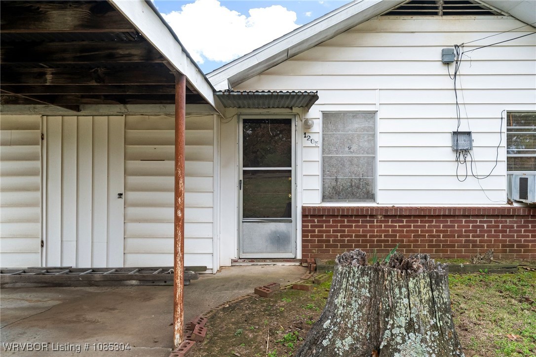 main property photo 28