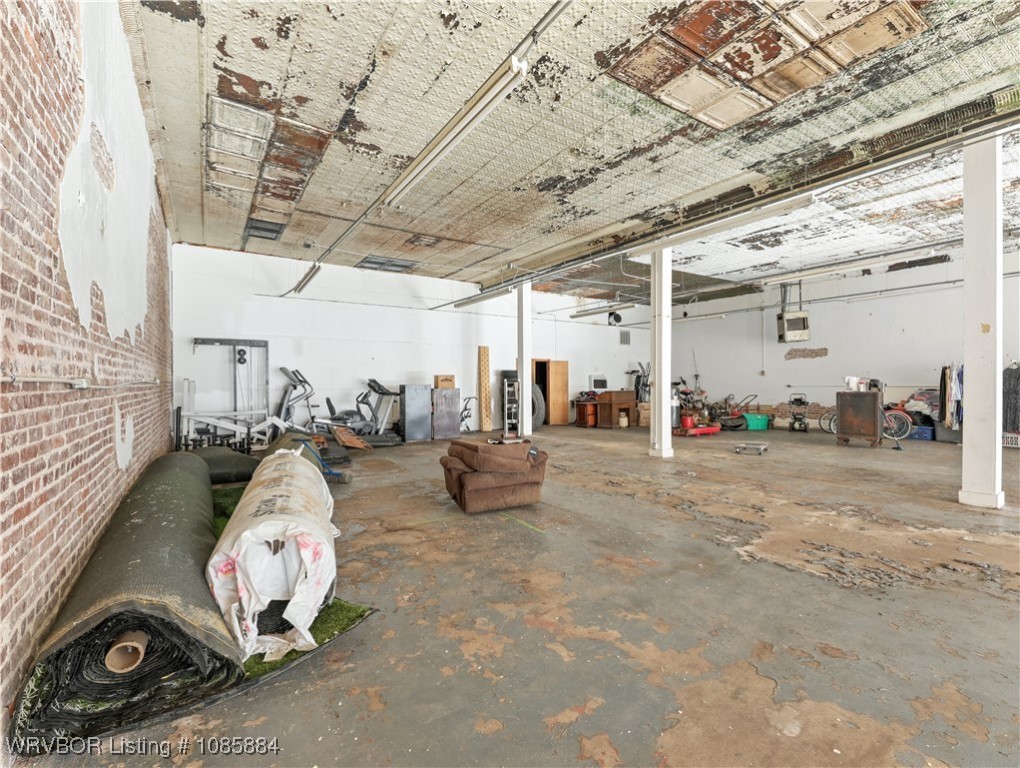 main property photo 11