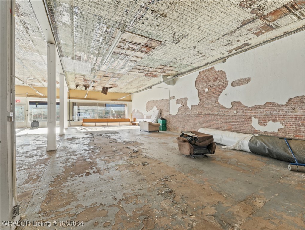 main property photo 16