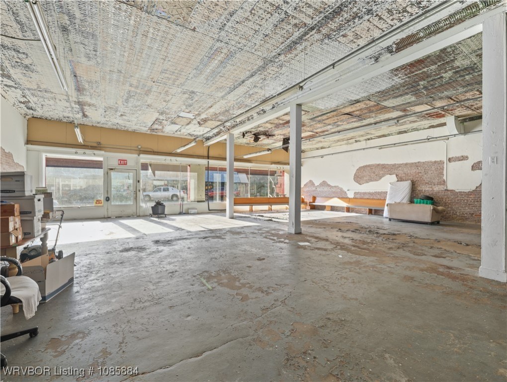 main property photo 9