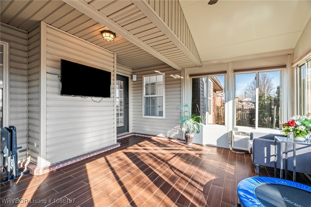 property viewer photo 25