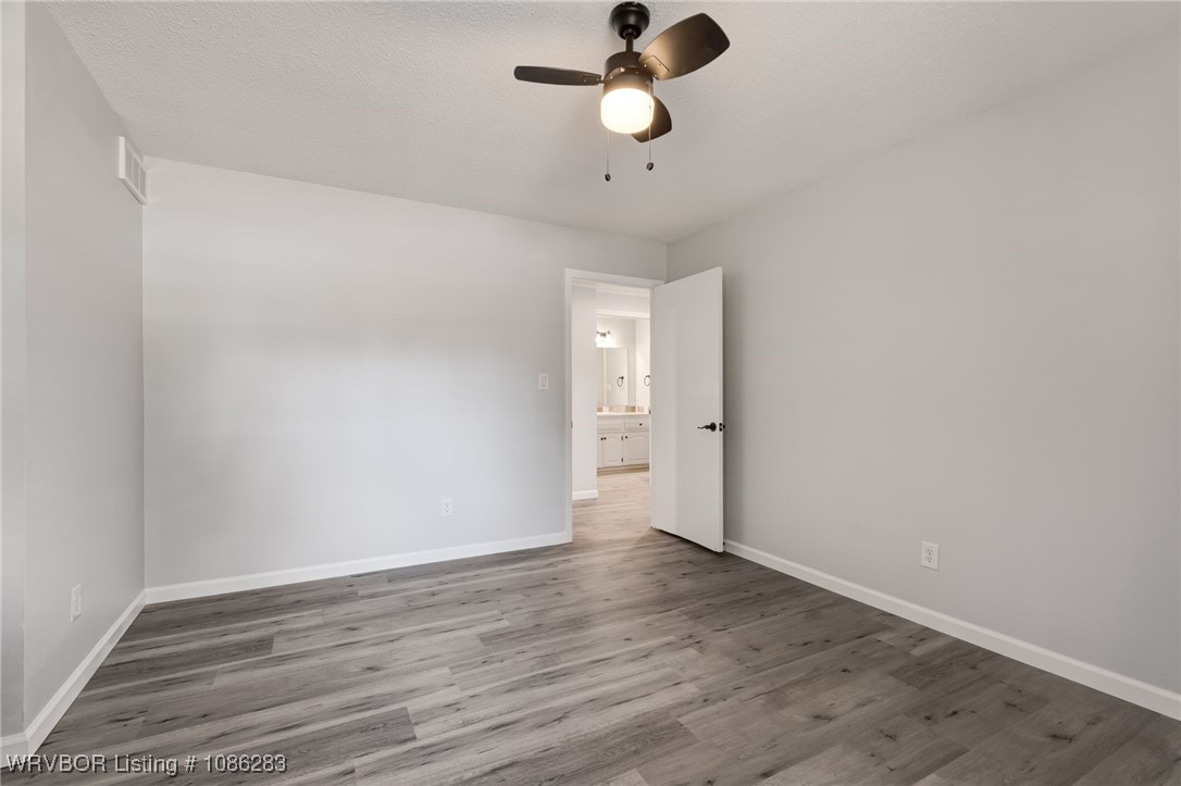 property viewer photo 16