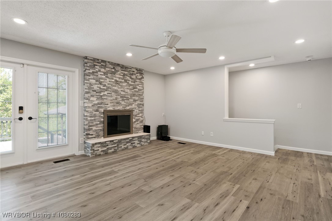 property viewer photo 3