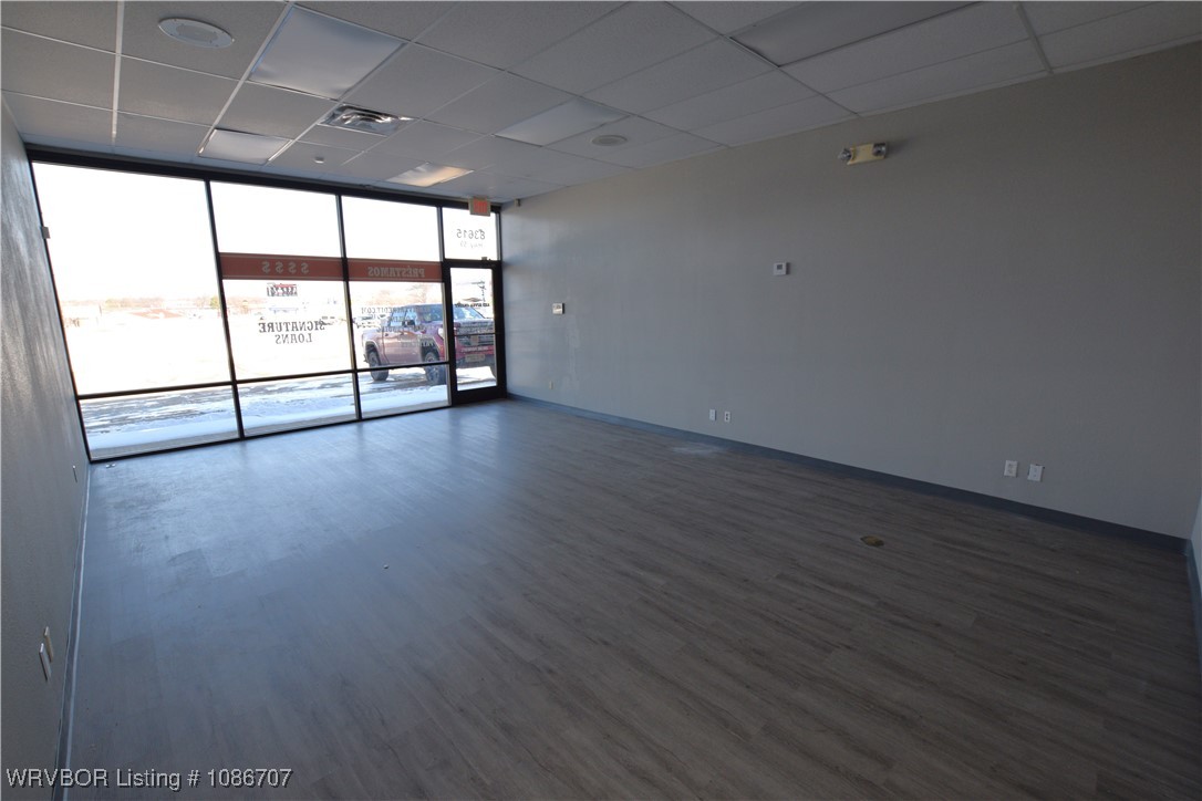 main property photo 14