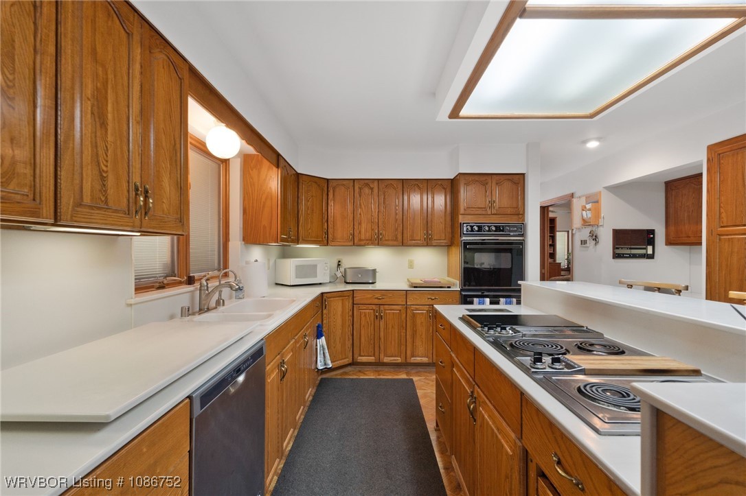 main property photo 9