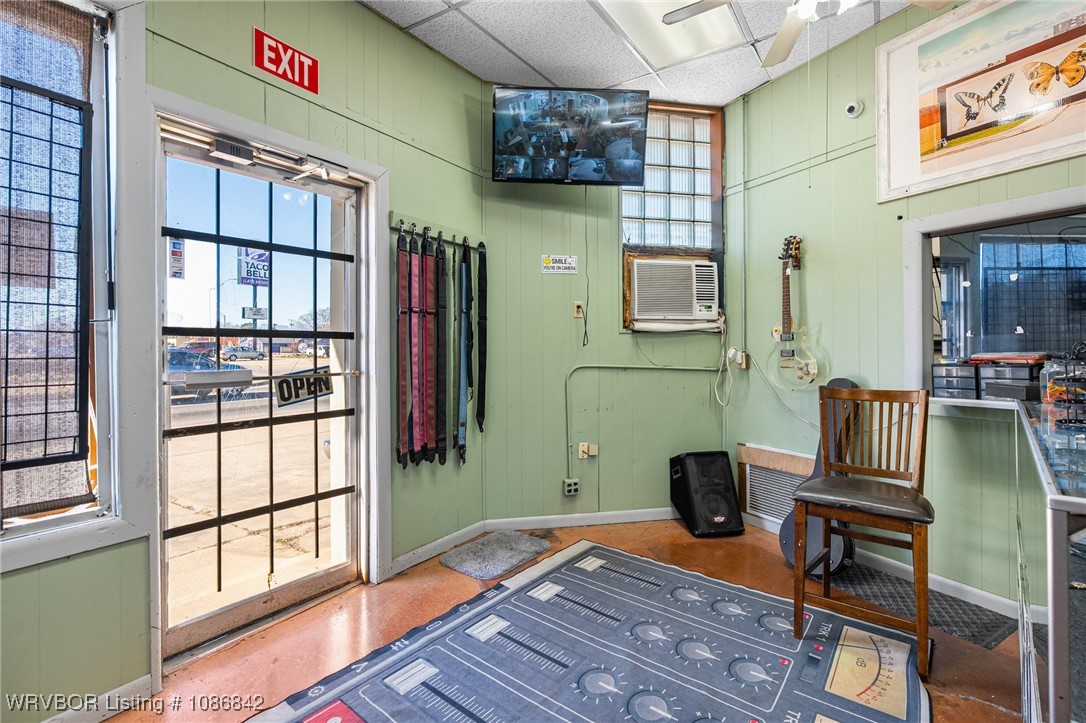 main property photo 14