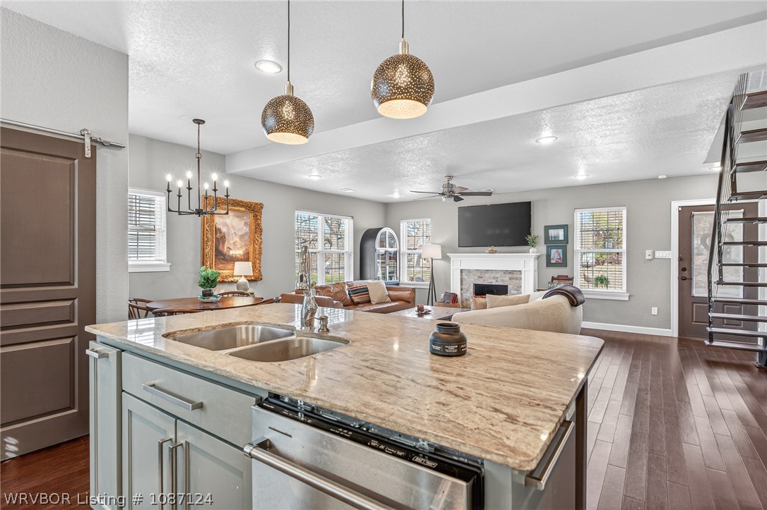property viewer photo 7