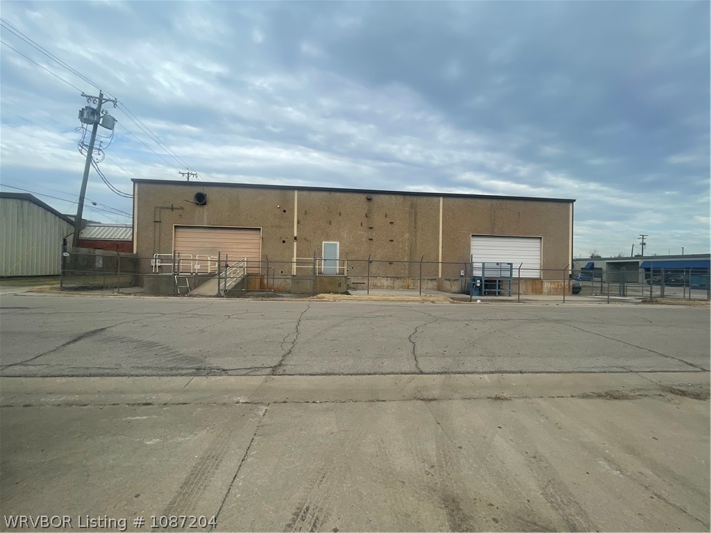 main property photo 39