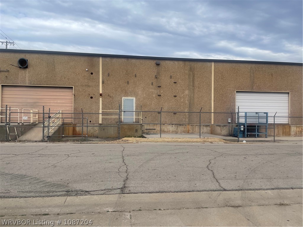main property photo 41