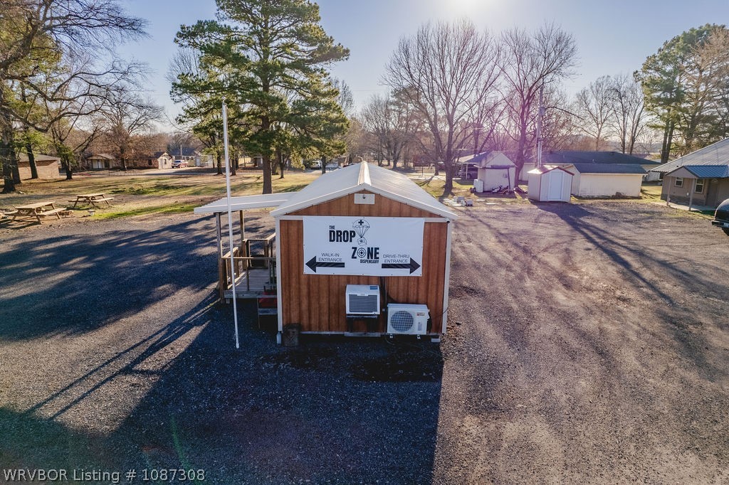 main property photo 29