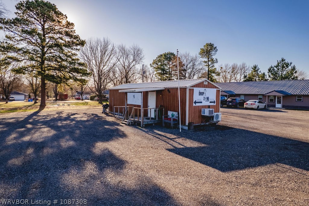 main property photo 30