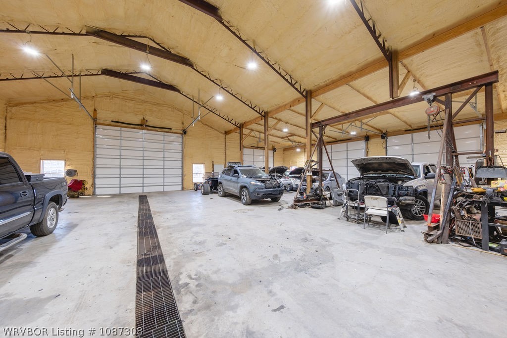 main property photo 40
