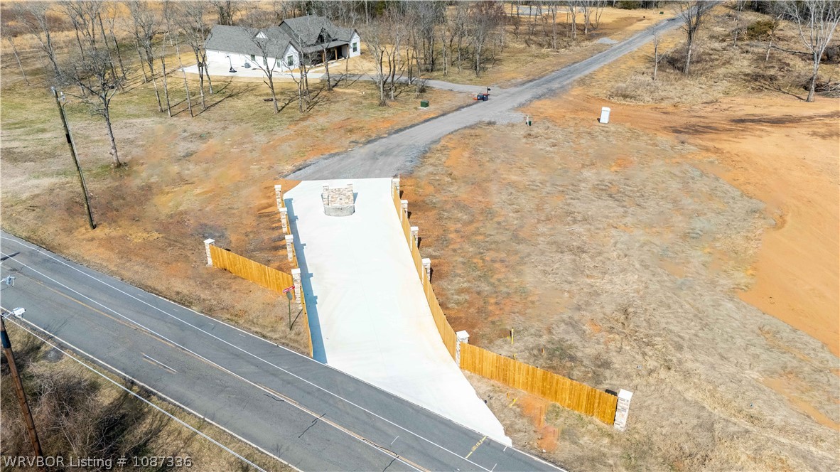 main property photo 17