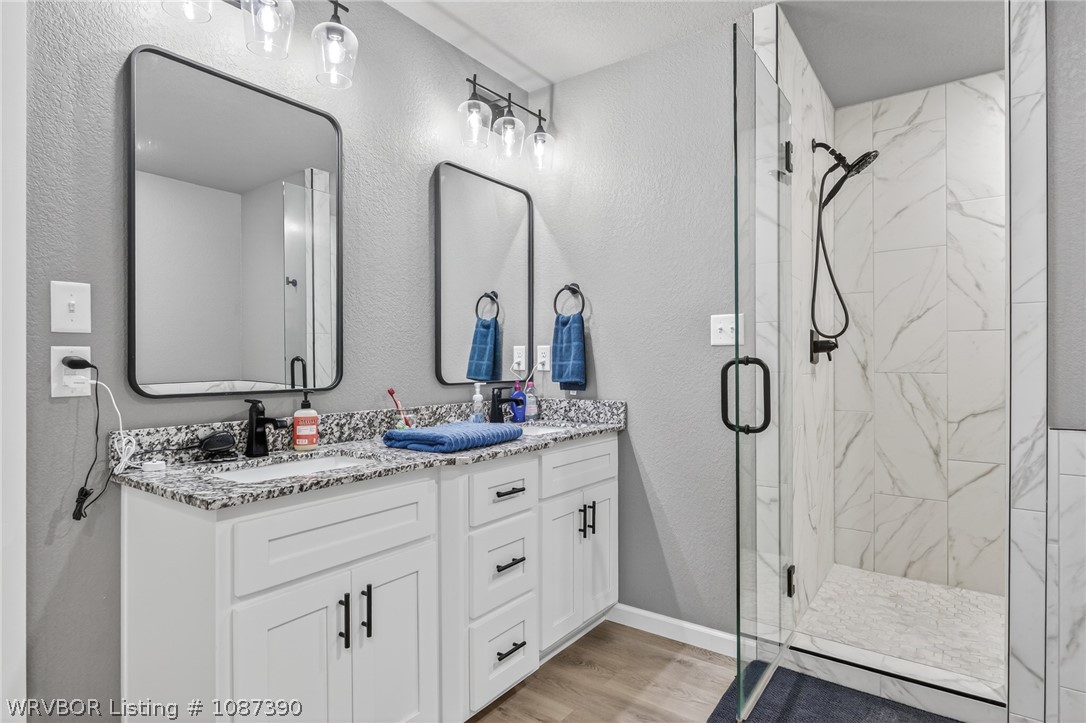 property viewer photo 23