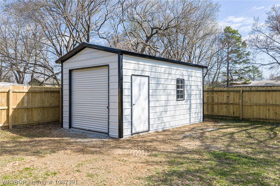 main property photo 33