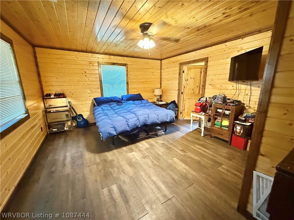 main property photo 13