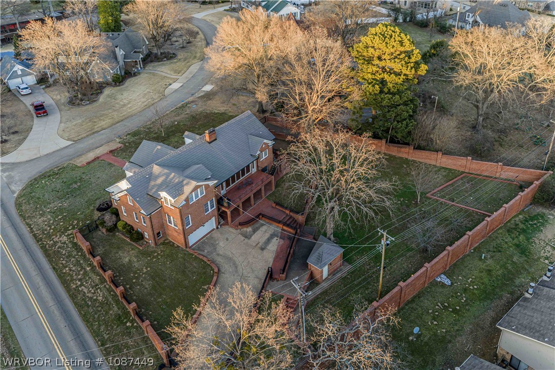 main property photo 40