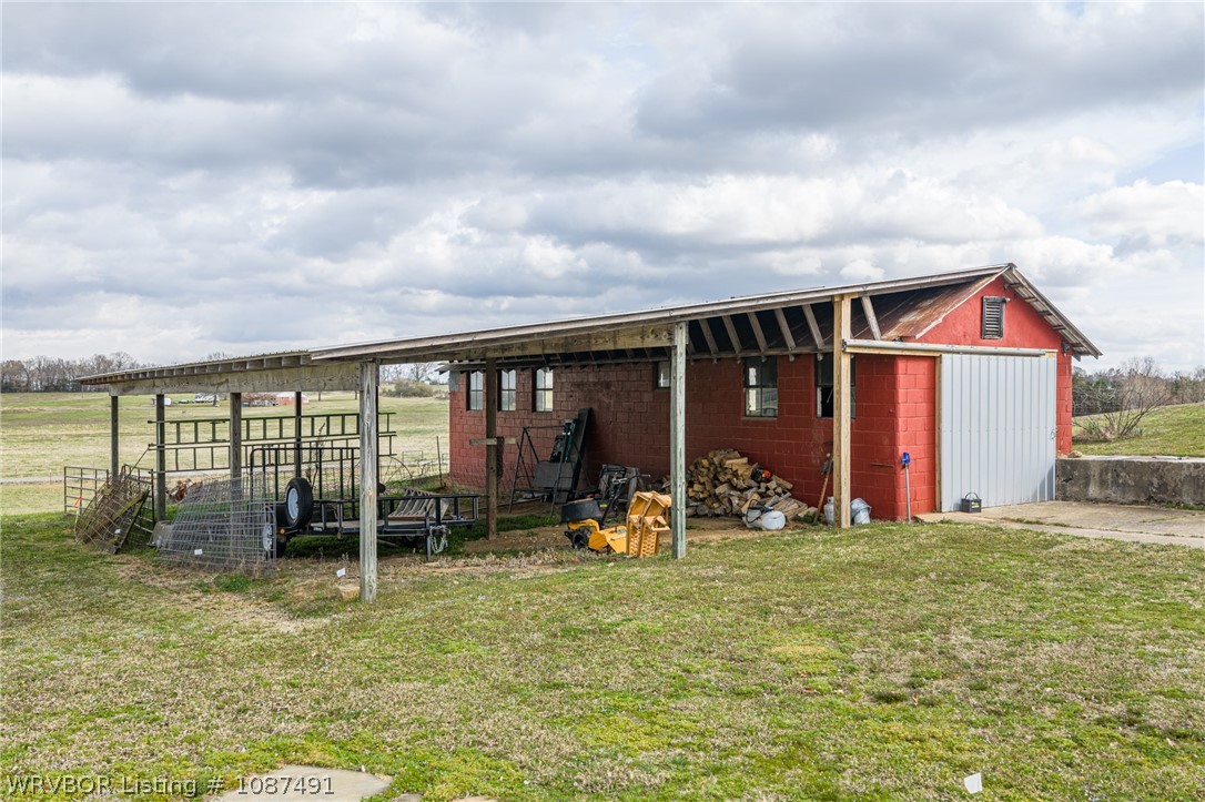 main property photo 40