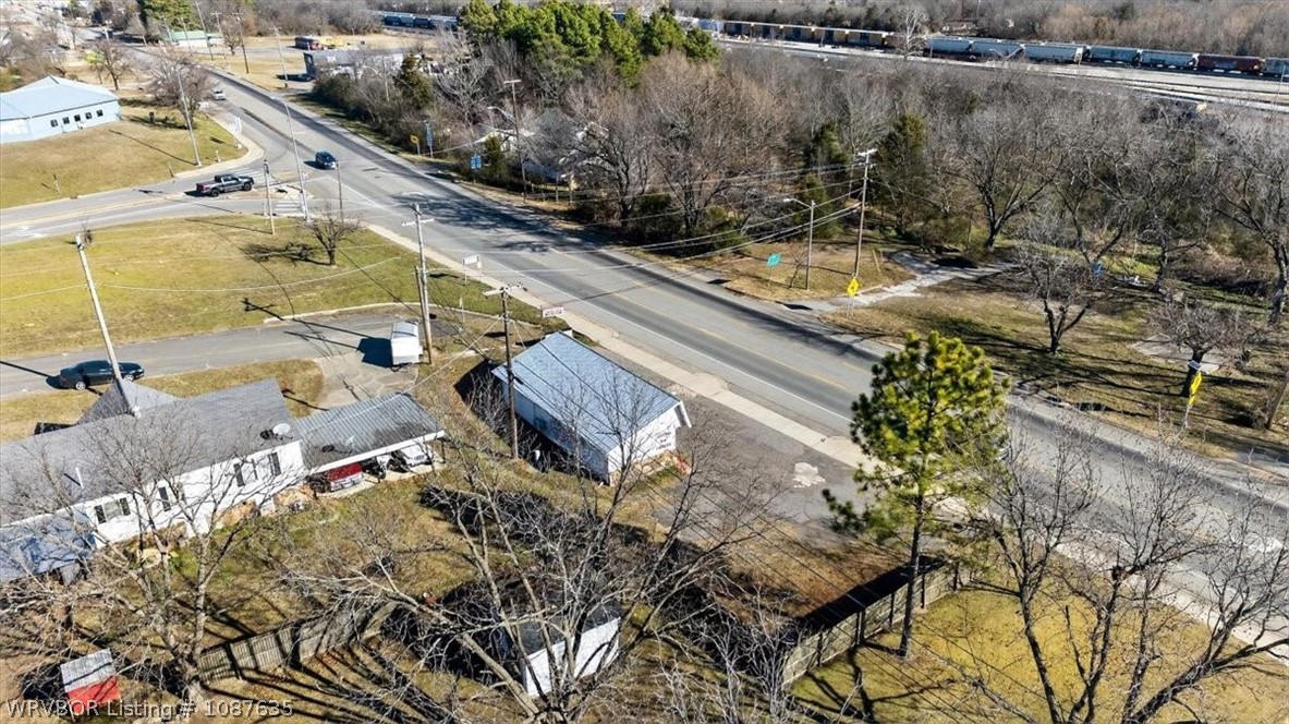 main property photo 28