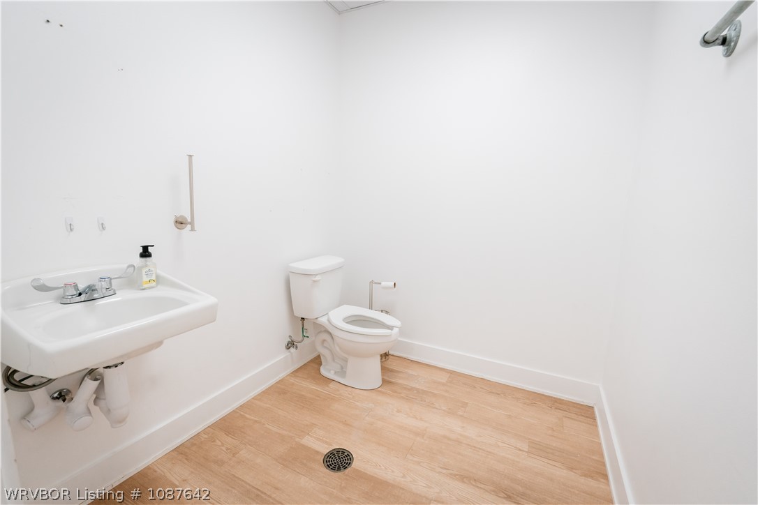 main property photo 9