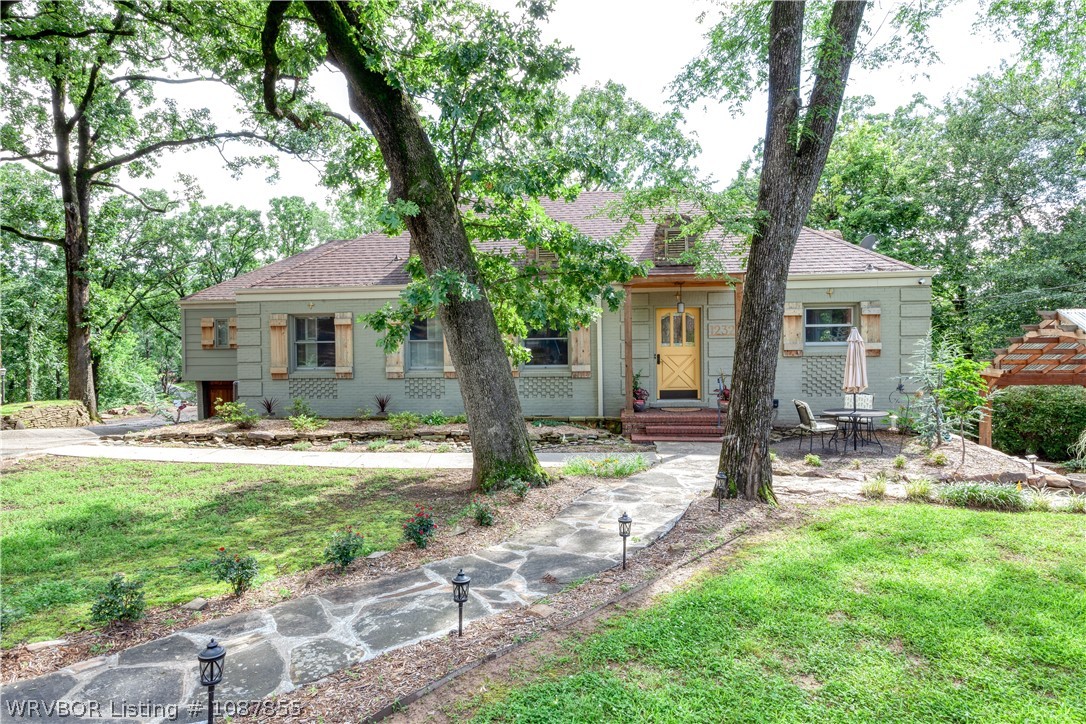main property photo 13