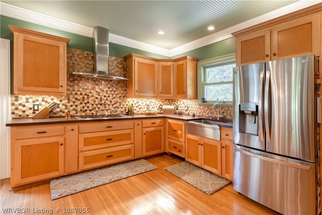 main property photo 18