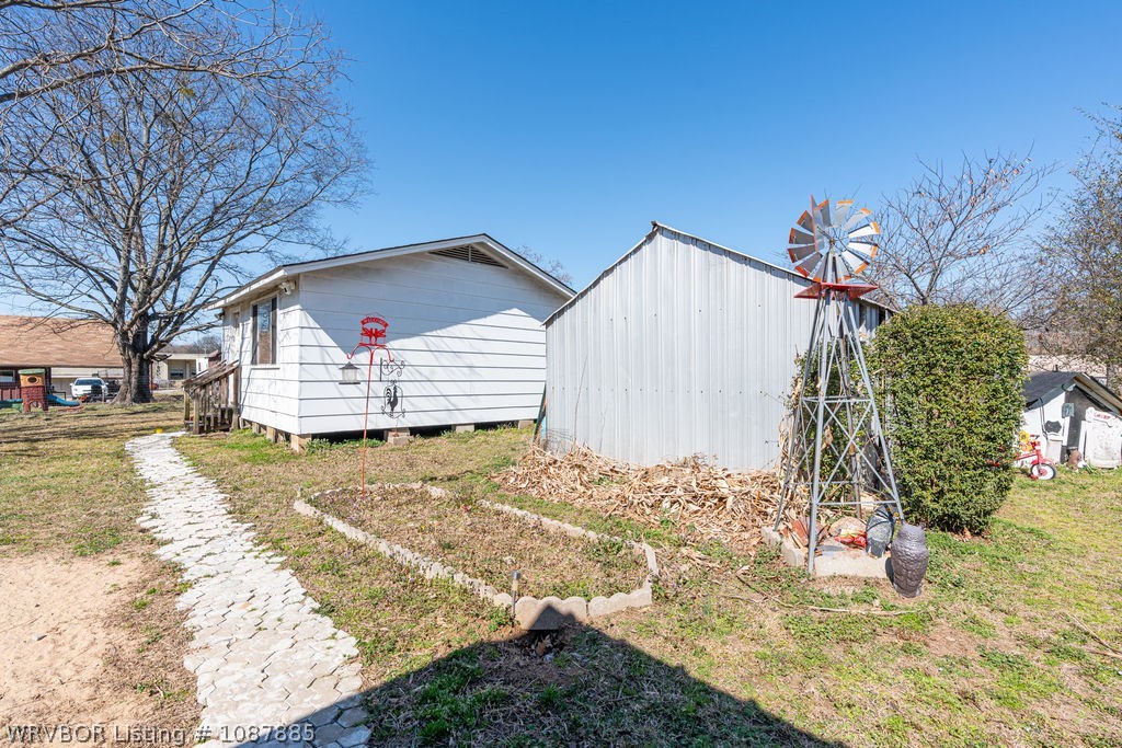 main property photo 30