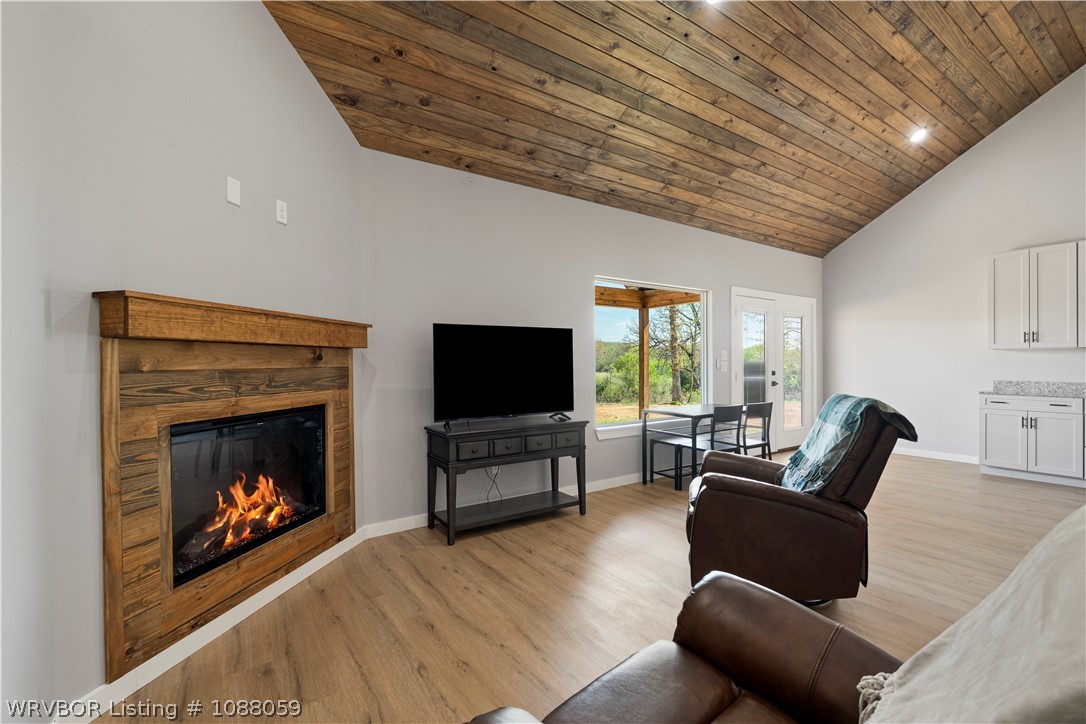 property viewer photo 9