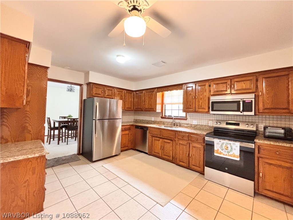 main property photo 14