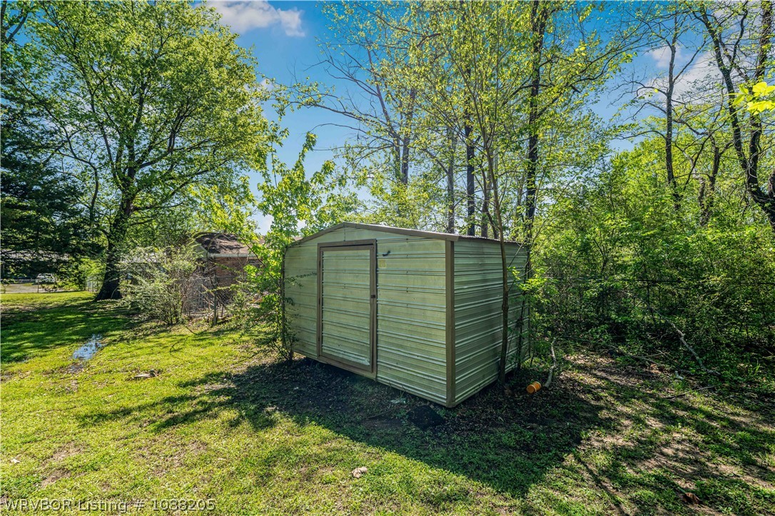 main property photo 28
