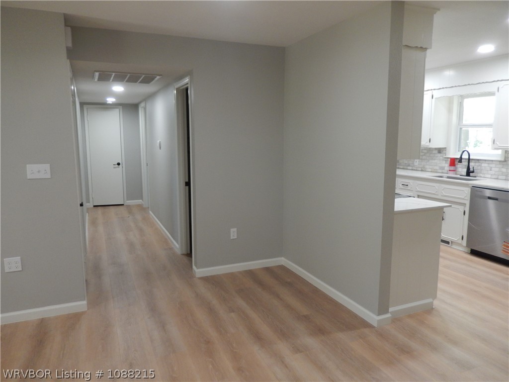 property viewer photo 16