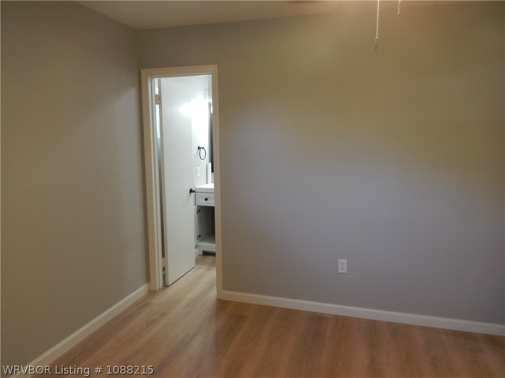 property viewer photo 25