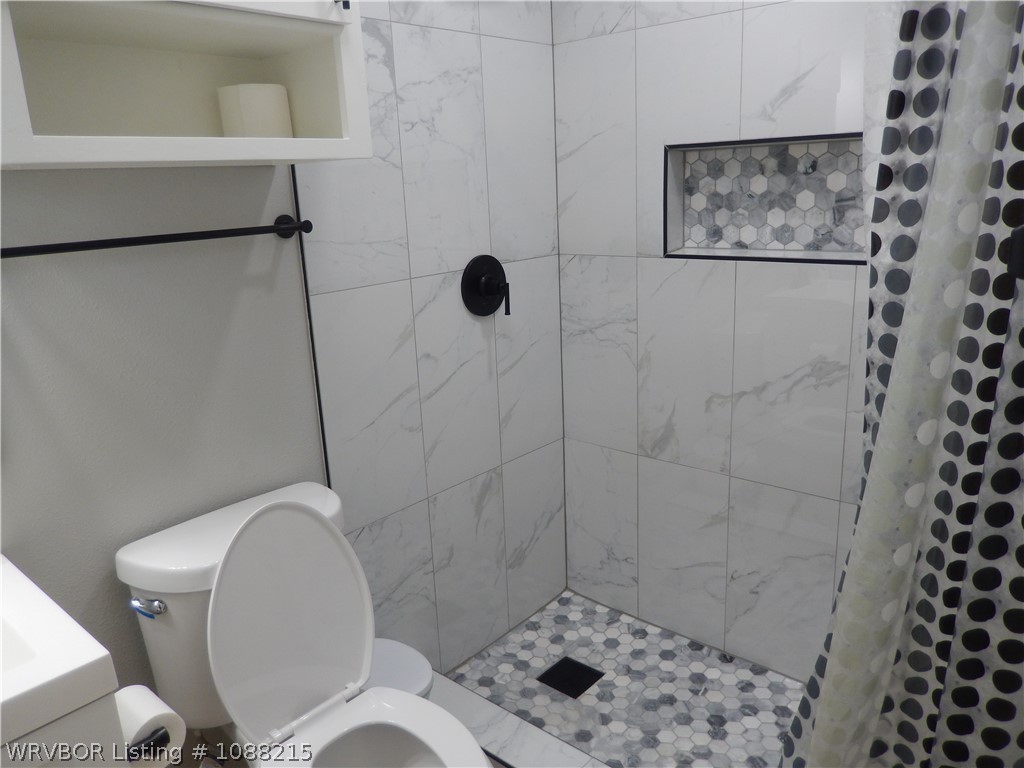 property viewer photo 26