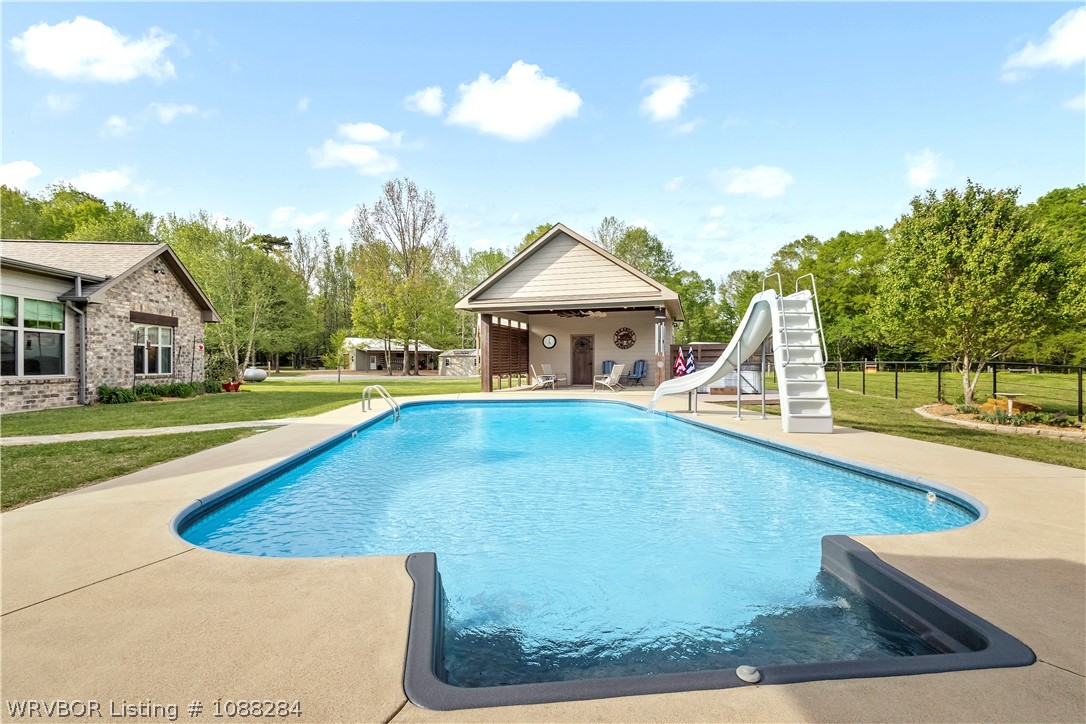 main property photo 40