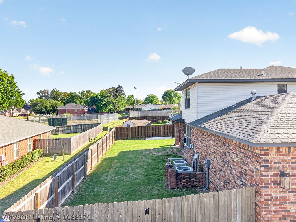 main property photo 28