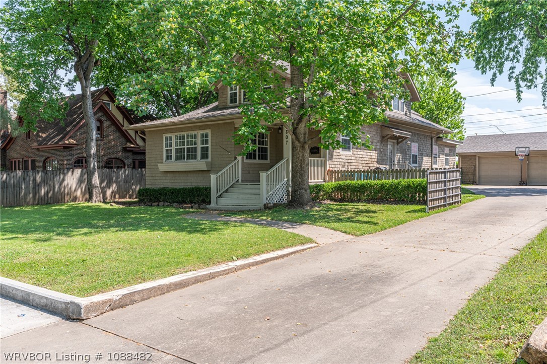 main property photo 3