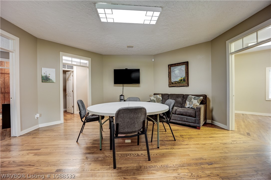 main property photo 9