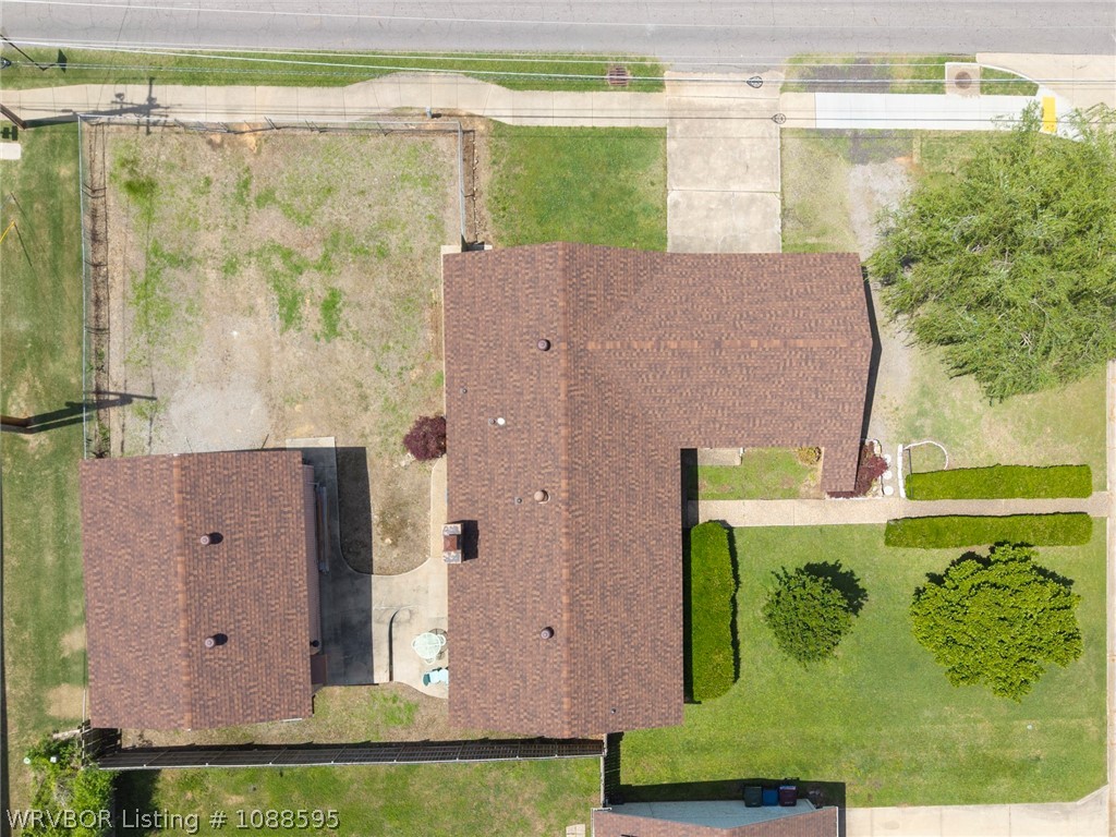 main property photo 37