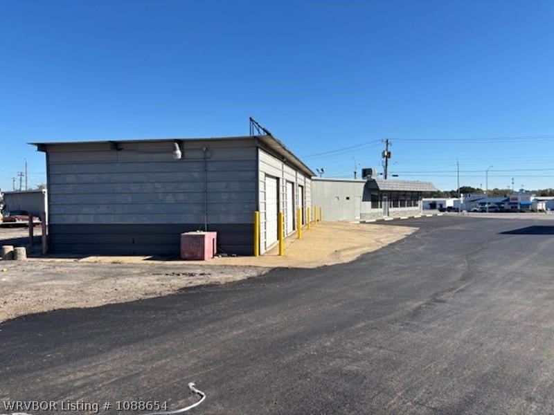 main property photo 11