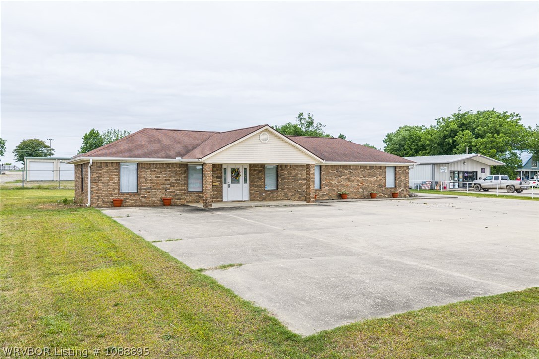 main property photo 30