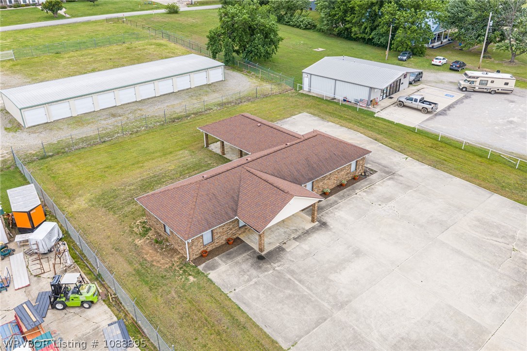 main property photo 40