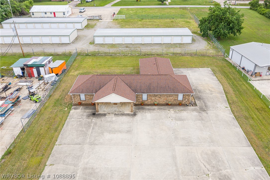 main property photo 41