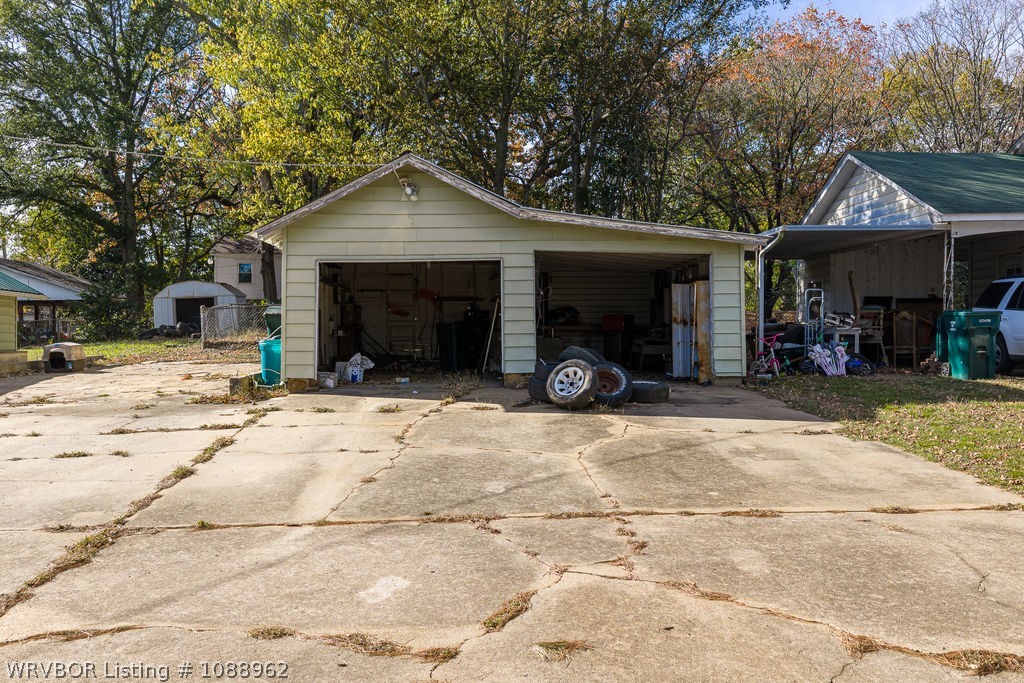 main property photo 36