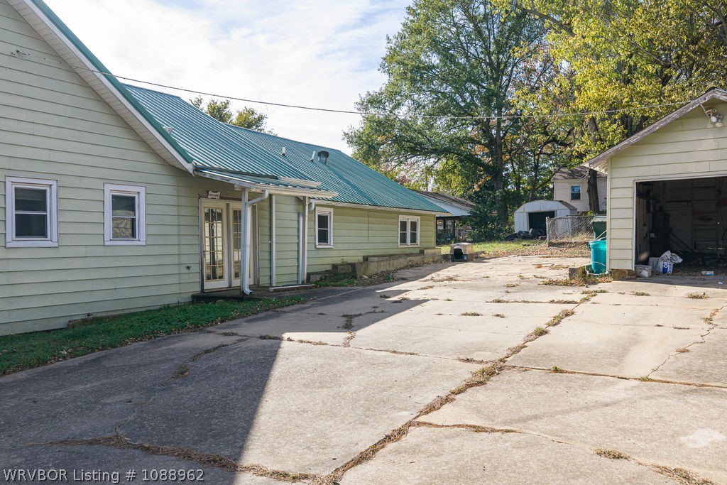 main property photo 37