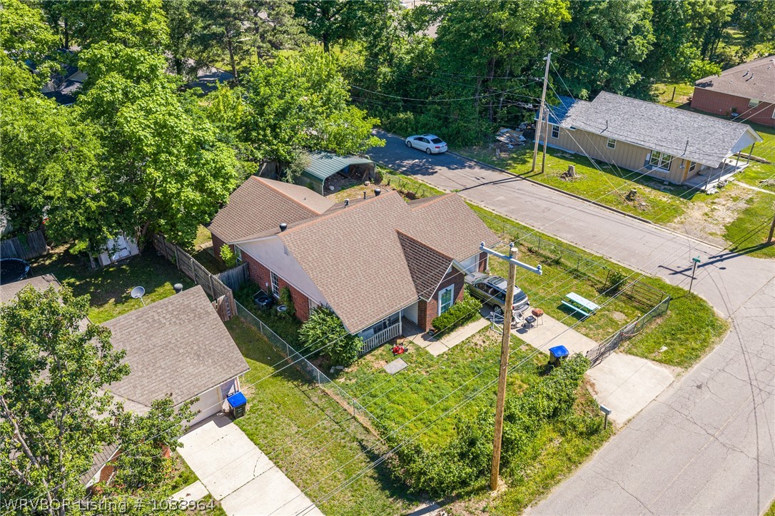 main property photo 28