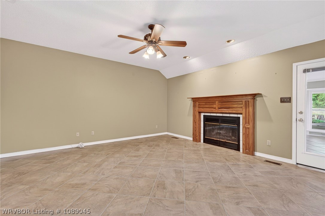 property viewer photo 3