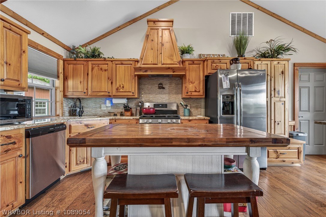 main property photo 11